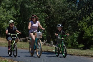 Power9Girland2boysonbikes.jpg